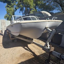 16ft LarsonTri-Hull, Fish and Ski Boat.