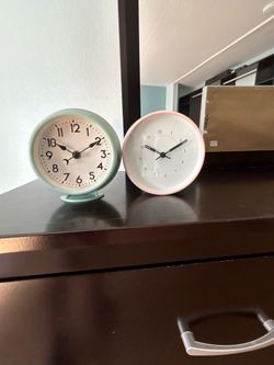 Wall Clocks / Decorative Clocks