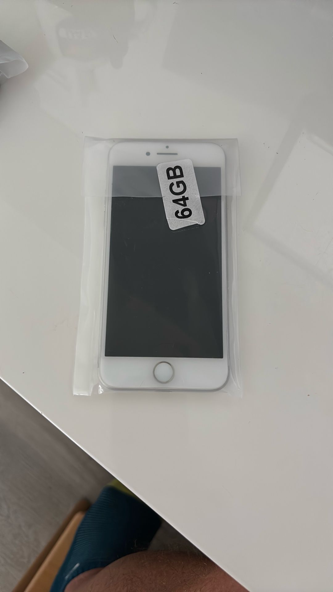 Apple iPhone 8 Silver 64GB UNLOCKED