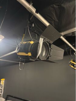 Ikan Stryder Studio Light.