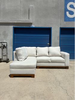 Small Sectional Couch 🛻Delivery Available🛻