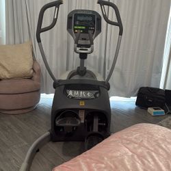 Commercial Gym Lateral Octane 
