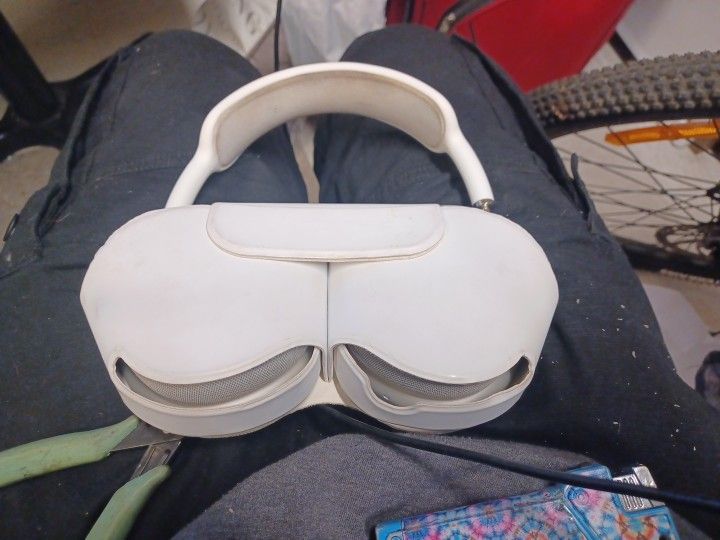 New Apple Headphones