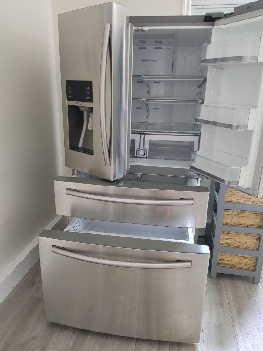 Samsung French Door Refrigerator RF28HMEDBSR/AA Used