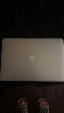 MacBook Pro Monterey