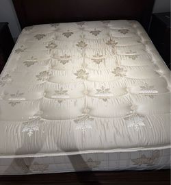Beautiful Cal King Size Bed With Mattress