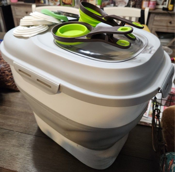 Collapsible Food Container