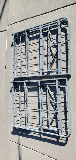 Foldable Bed Frame (Queen Size)