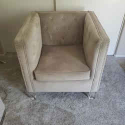 HOT ITEM 🔥DESIGNER Taupe Velvet Accent Chair