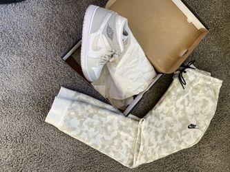 Nike Sweatpants Size LARGE