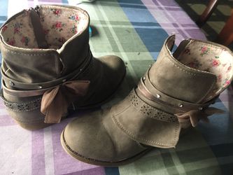 Girls Ankle Boots size2-1/2