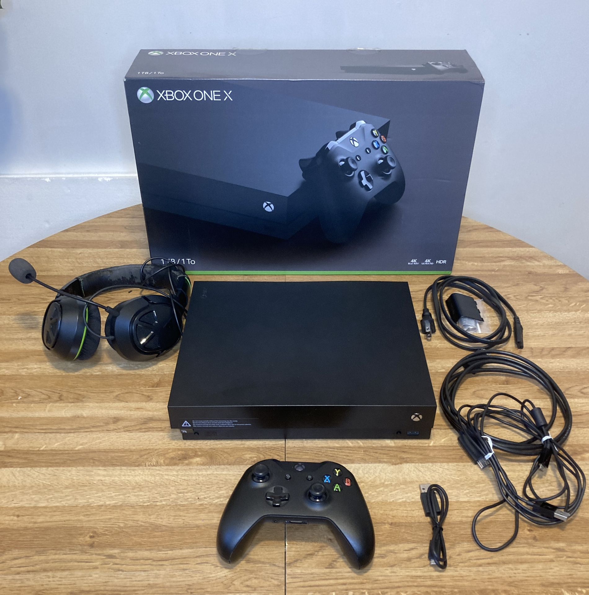 Xbox One X - For Parts / Repair (Powers On, NO Hard Drive)