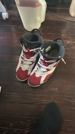 Carmine 6s Size 11(HUGE DEAL)