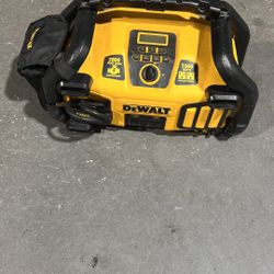 Dewalt 2800 Peak Amp Portable Inverter 