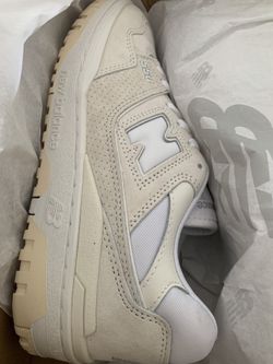 Beige New Balance 550
