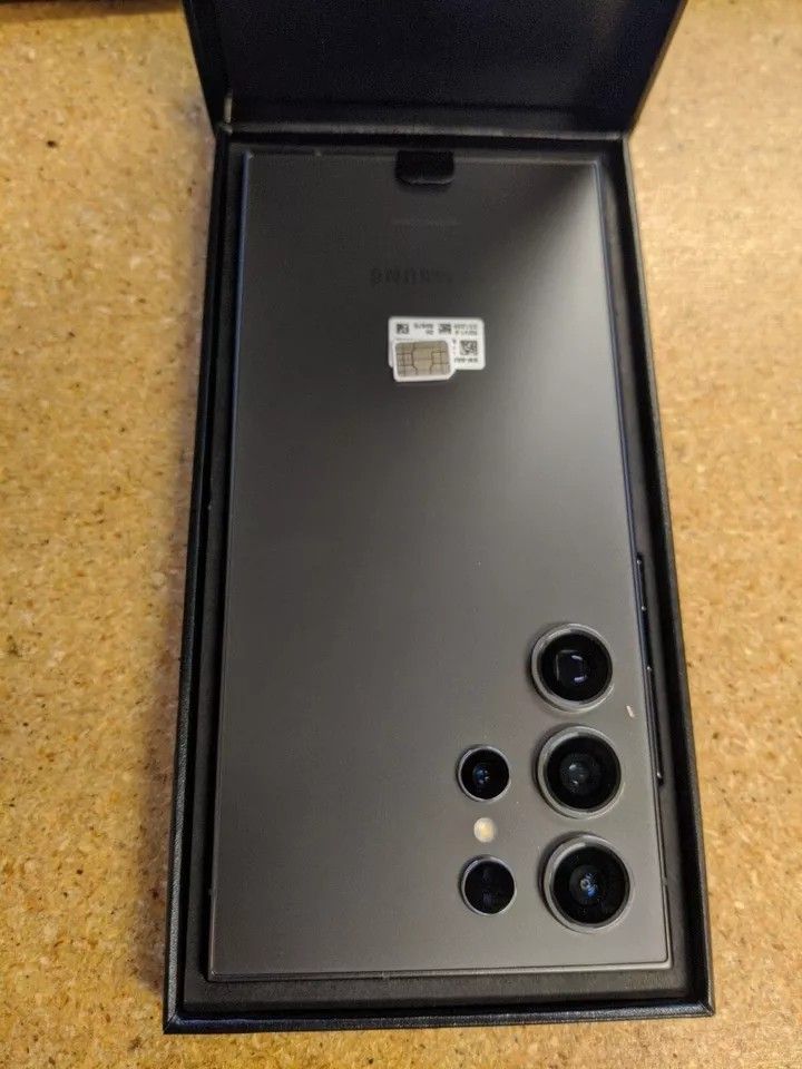 Unlocked Samsung Galaxy S24 Ultra 512 gigabyte