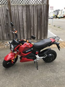 Boom electric motorcycle grom clone for Sale in San Francisco