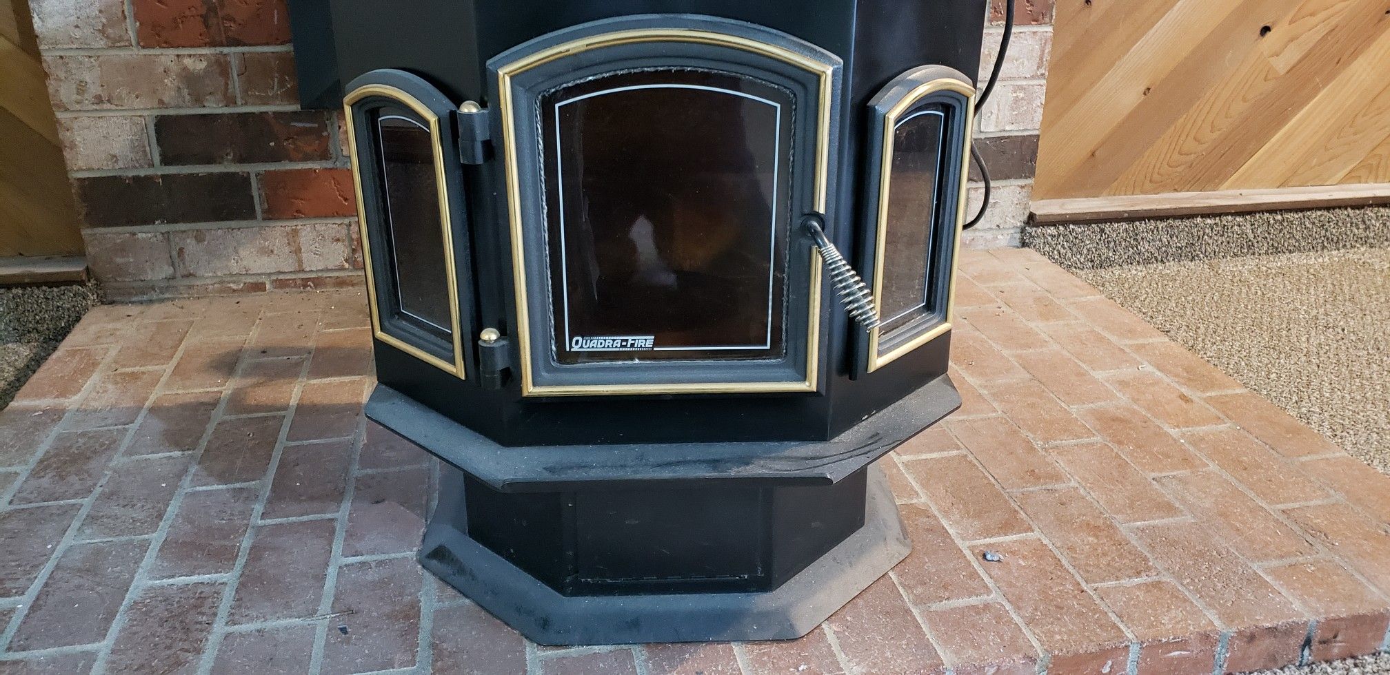 Warnock Hersey Quadra Fire 800 Pellet Stove for Sale in Port Orchard