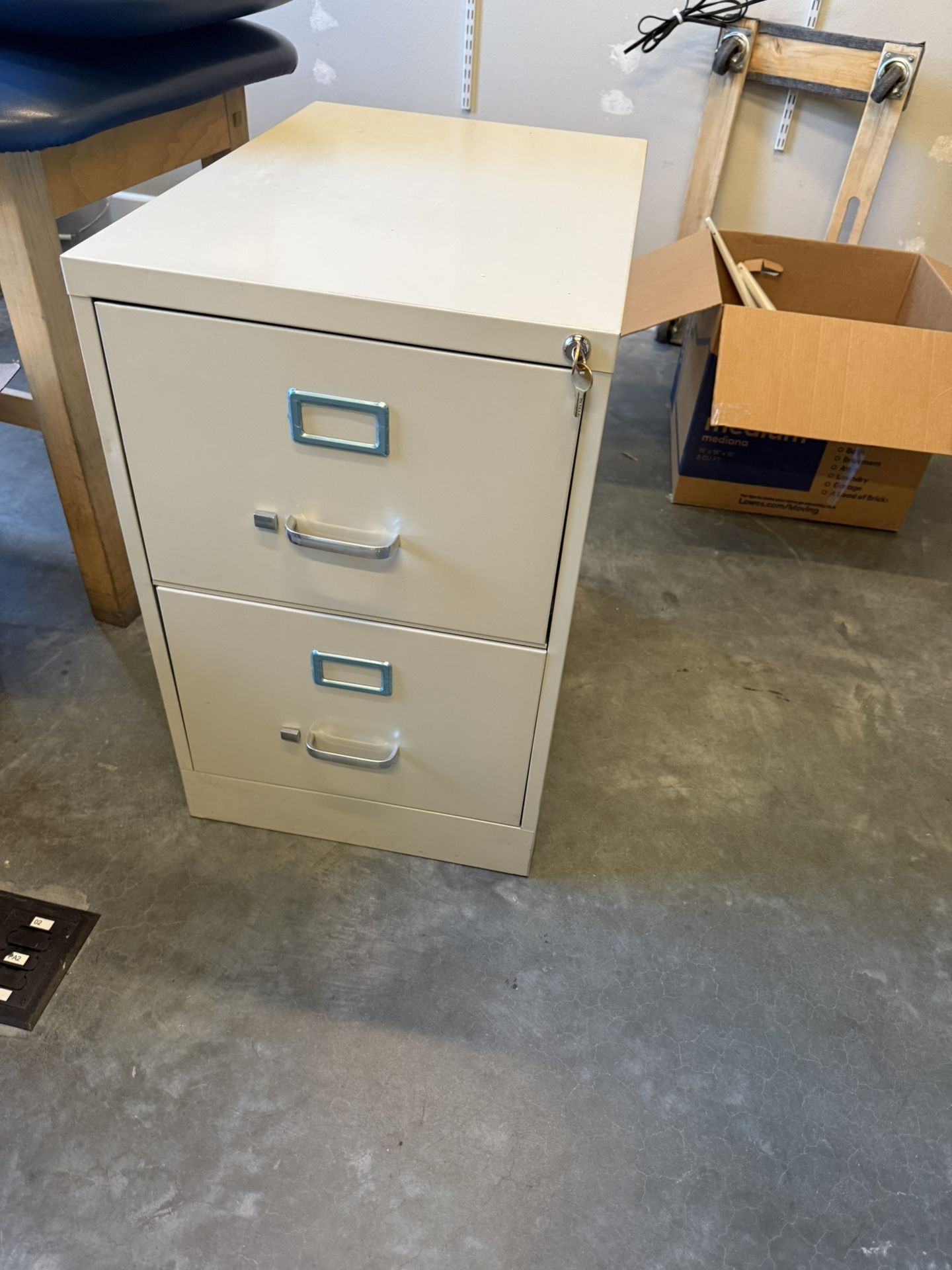 Filing Cabinet With Key Lock