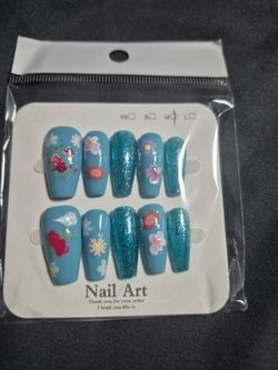 Press on nails