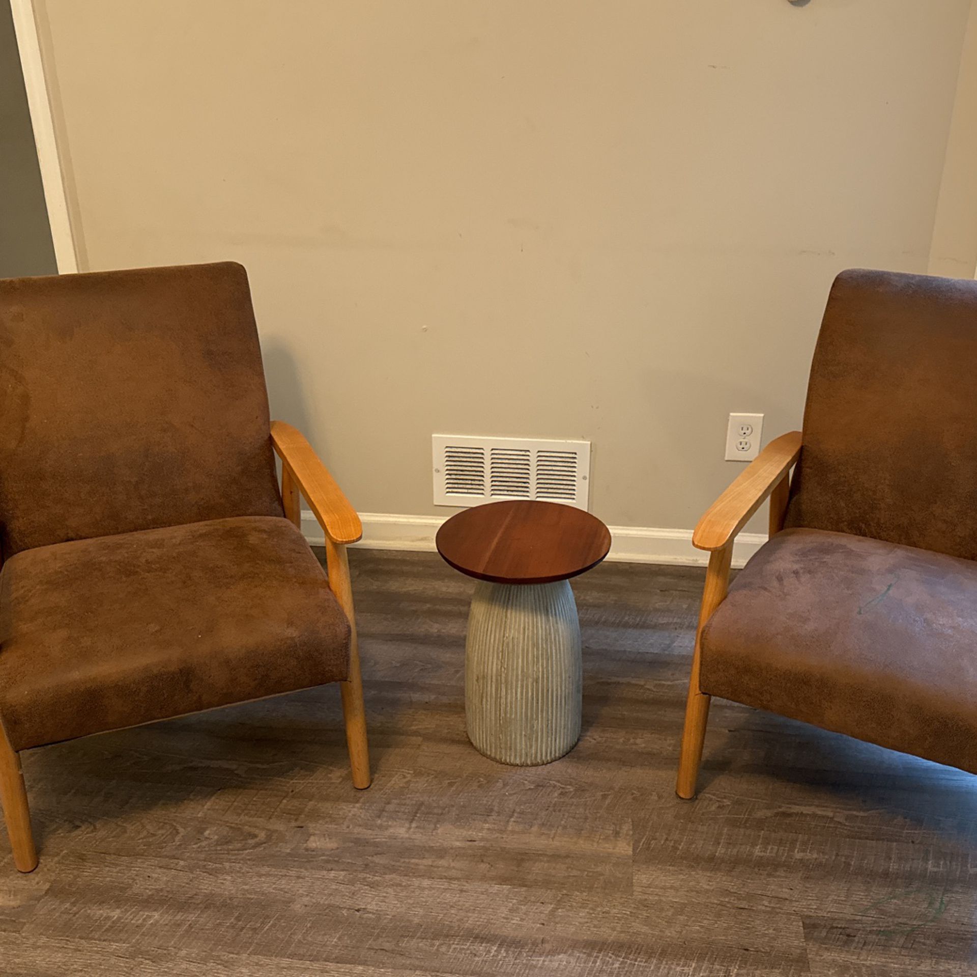 2 Chairs and Side Table 