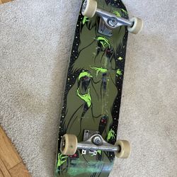 Complete Skateboard -almost New