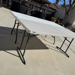 6ft Folding Table