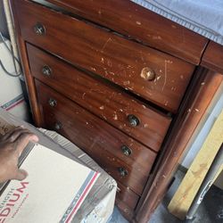 Bedroom 5-drawer Dresser