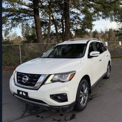 2018 Nissan Pathfinder 3 Rd Row Seating AWD