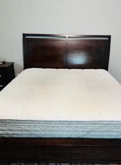 Zinus King Size 12-Inch Hybrid Innerspring Mattress - Good Condition