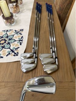 PRACTICALLY NEW Titleist T100 Left Handed (LH) Iron Set (4-PW) Project X Riffle 6.0 Stiff Flex