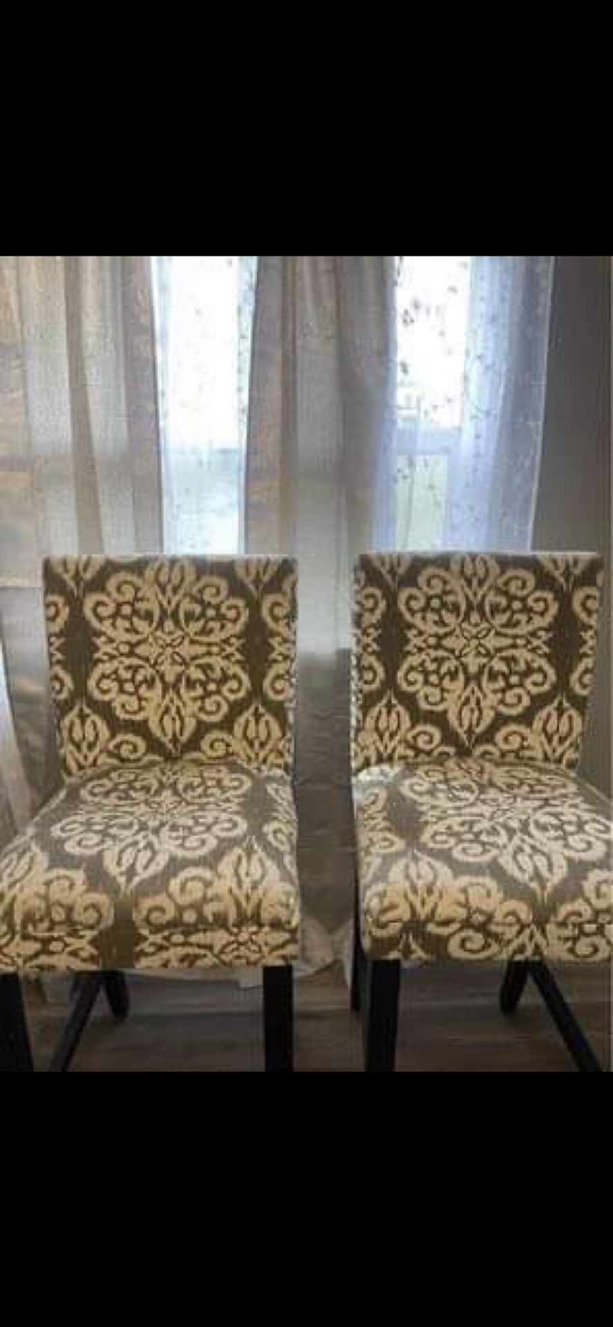2 Counter High Stools