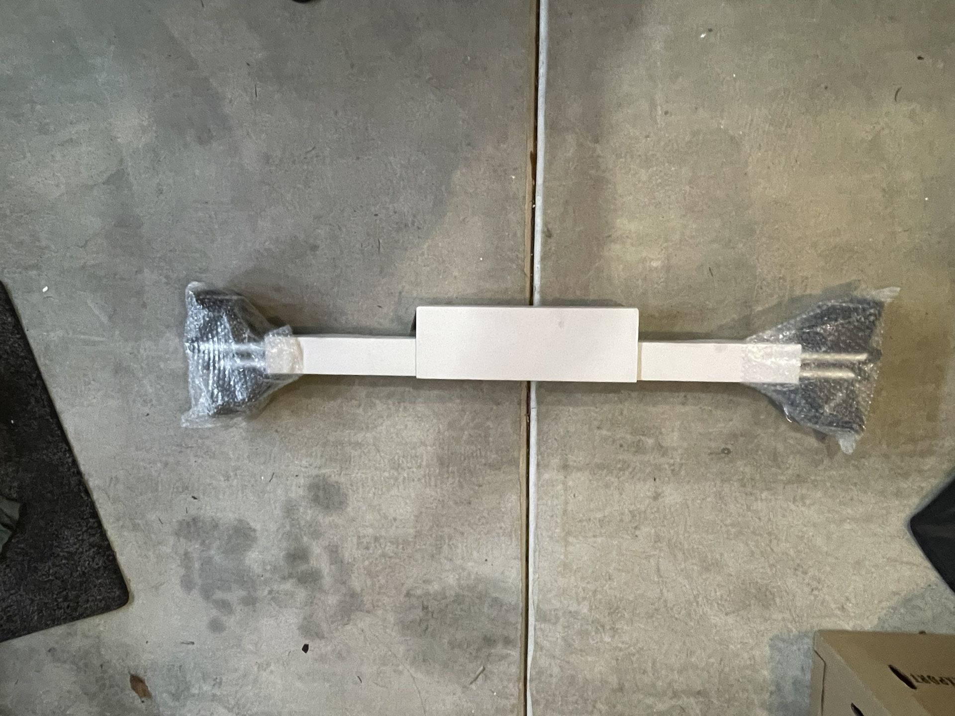 Audi Q8 Roof Rack Cross bars - New in Box