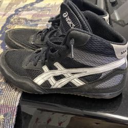 Size 4.5 Wrestling Shoes-Asics