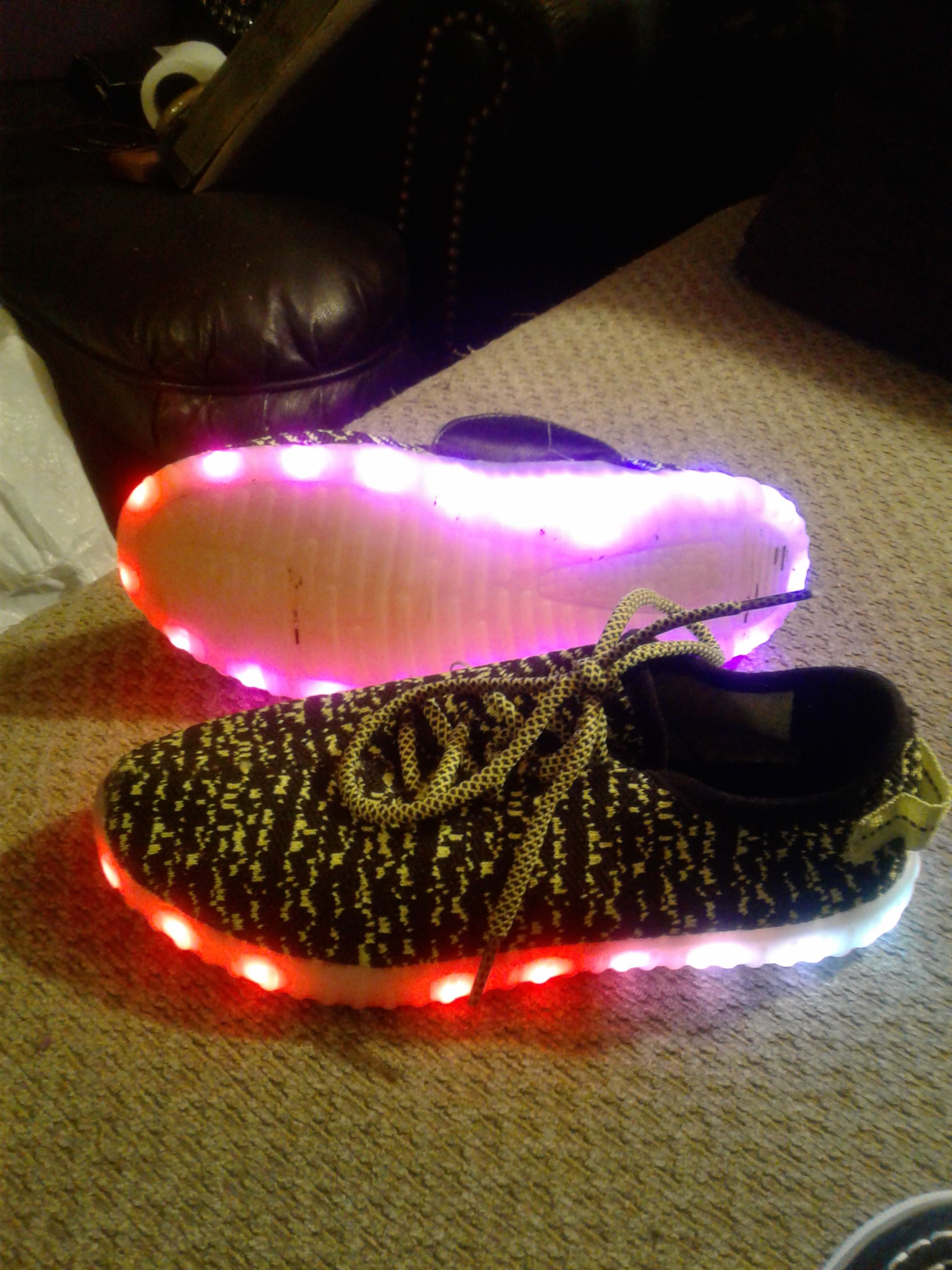 $10 Brand new tenashoes sz. 6.5/7 with lights/U can use or not 7 colors strobe or flashing or still effect