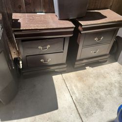 2 Free Night Stands