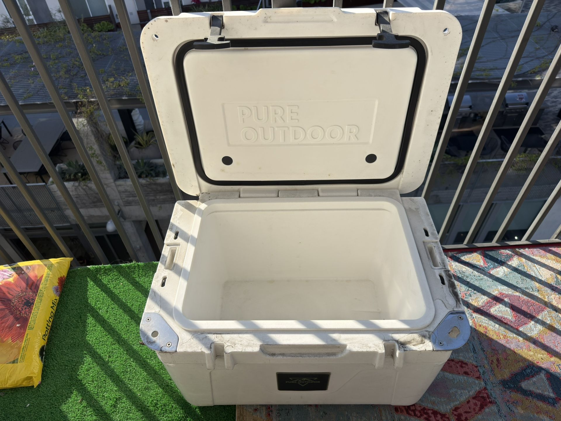 50 Liter Rotomolded Cooler 