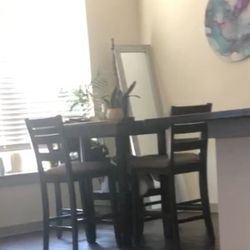 Dining Table W/4 Chairs