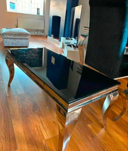 Dinning table and chairs Is