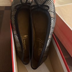 Brand New Women Aerosoles Slip-on