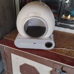 Self Cleaning Litter Box