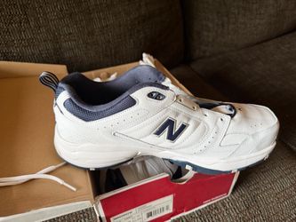 New balance tennis shoes