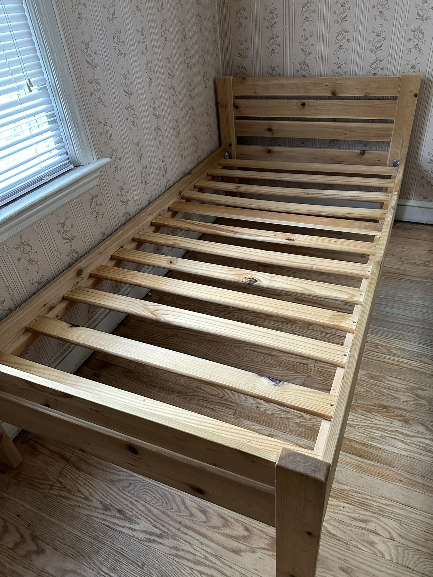 Twin slatted wooden bed frame Solid Cedar Wood