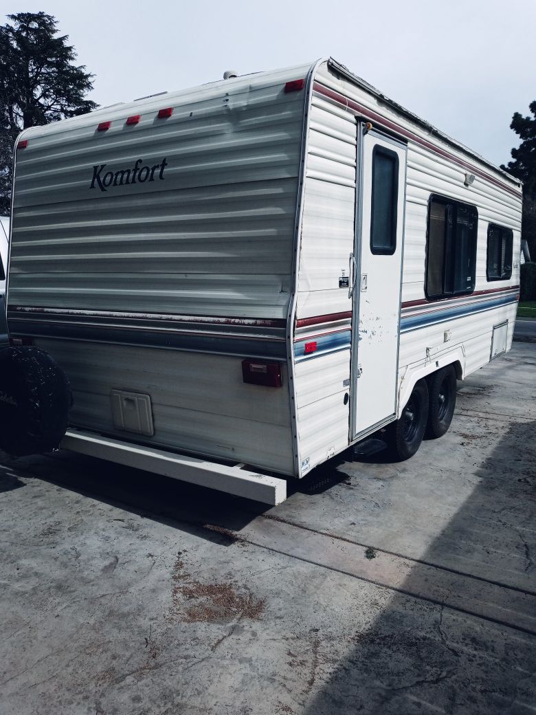1992 komfort 19 foot travel trailer