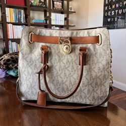 Micheal Kors Shoulder Bag