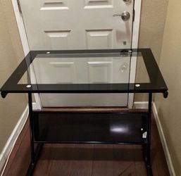 Desk   23”5/8 And 25”3/8