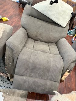 Free recliner with cover
