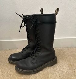 Kids size 1 black Doc Martens boots