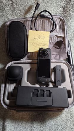 Insta360 X5 8K 360° Action Camera Essentials Bundle