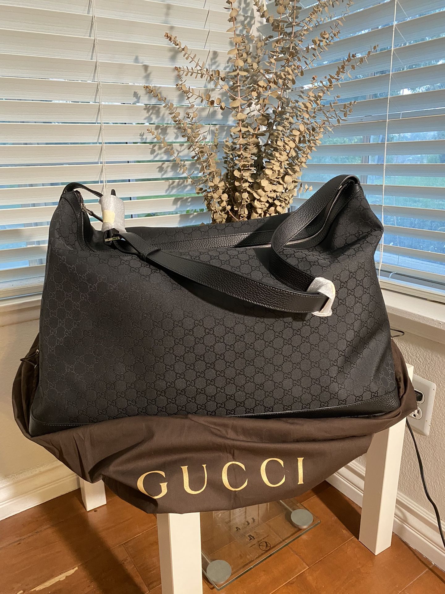 Authentic New Gucci Black Nylon XL Duffle Travel Tote Bag